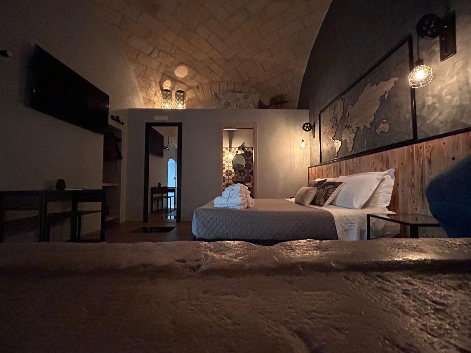 La Dimora Del Principe-Piano Terra Bed & Breakfast Trani Eksteriør bilde